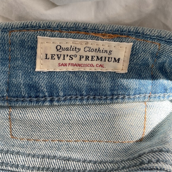 Classic Levi’s Light Blue Jeans Ankle Boyfriend Jeans W30 L30 - Picture 3 of 10